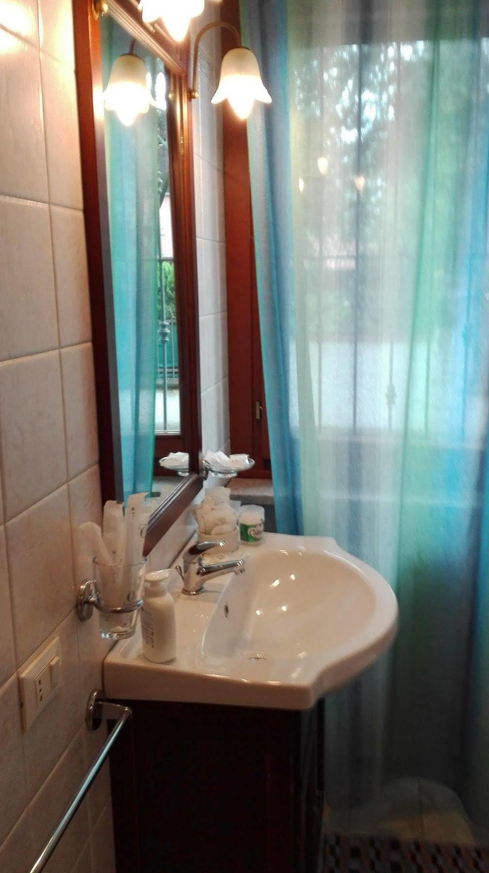 Residence Il Pino サロンノ エクステリア 写真